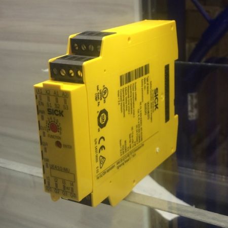 31132  Утримувач запобіжників Ambus 10х38 2р з LED індикацією