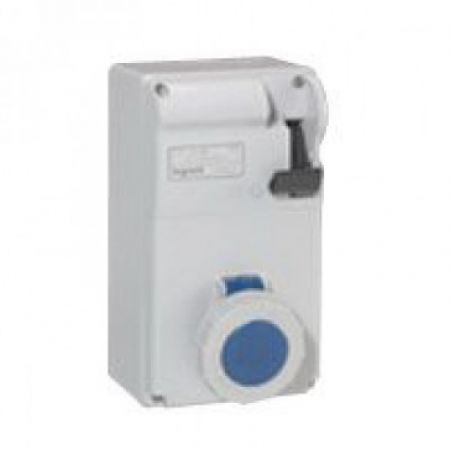 (56629) P17Щит.комб.IP55 2К+З 32А 230В, Legrand